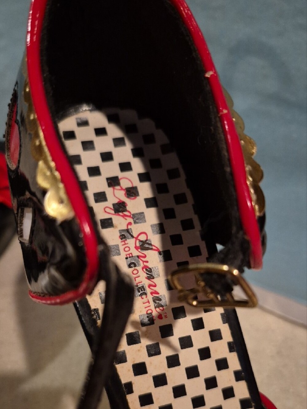 Leg Avenue Black Patent Platform Heels with Red Bow and Gold Heel - Picture 2 of 10